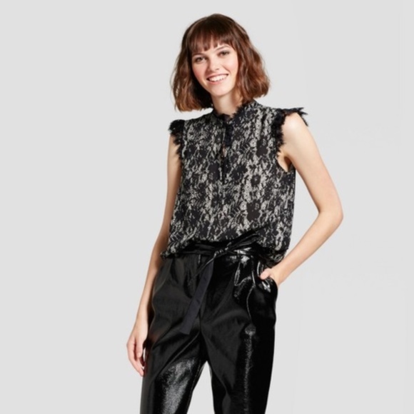 Who What Wear Tops - NWT Who What Wear Short Sleeve Cascade Lace Top